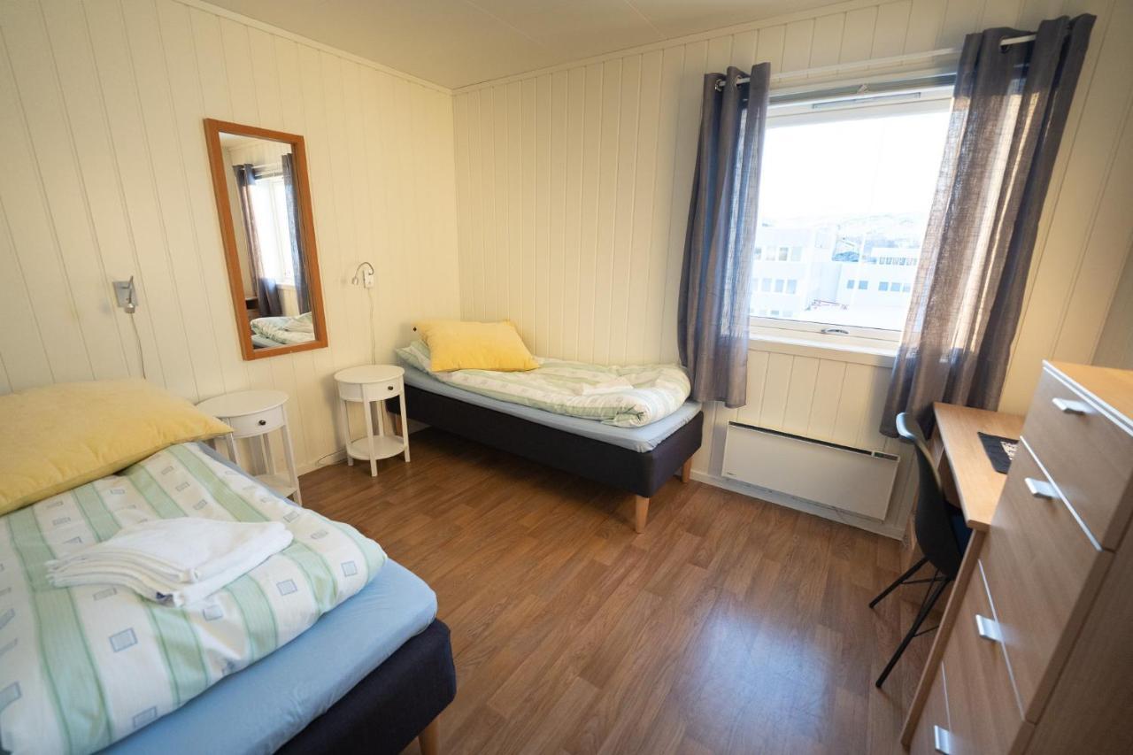 Mix Tana Spiseri Og Overnatting Motel Exterior foto